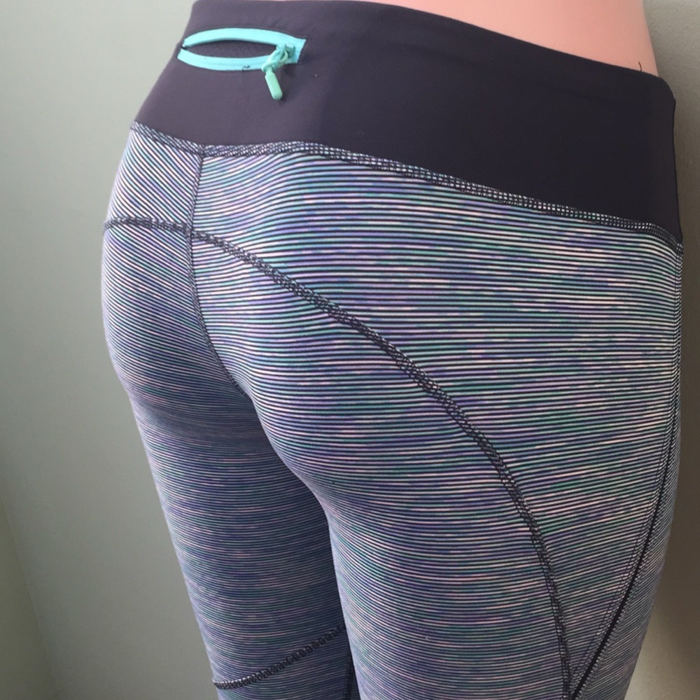 Lululemon crop Leggings - Picture 2 of 8